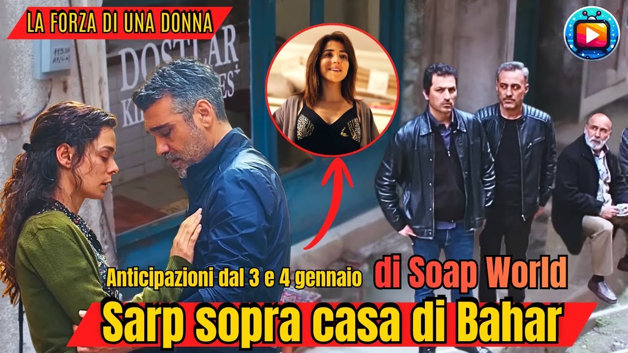 Una donna in lacrime abbracciata a un uomo anziano nella cucina di casa