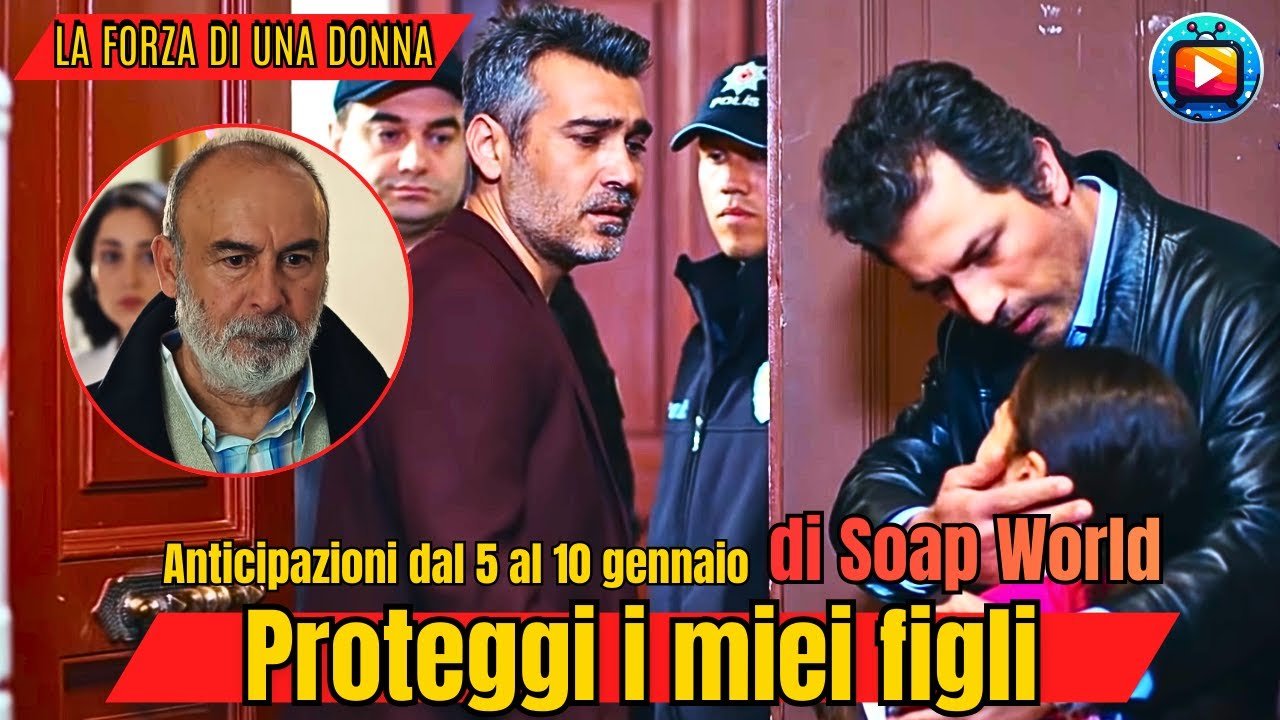 Un uomo in giacca scura sul pianerottolo di un vecchio palazzo, ripreso di tre quarti